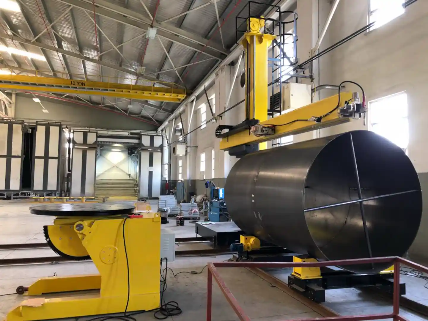 column and boom manipulator