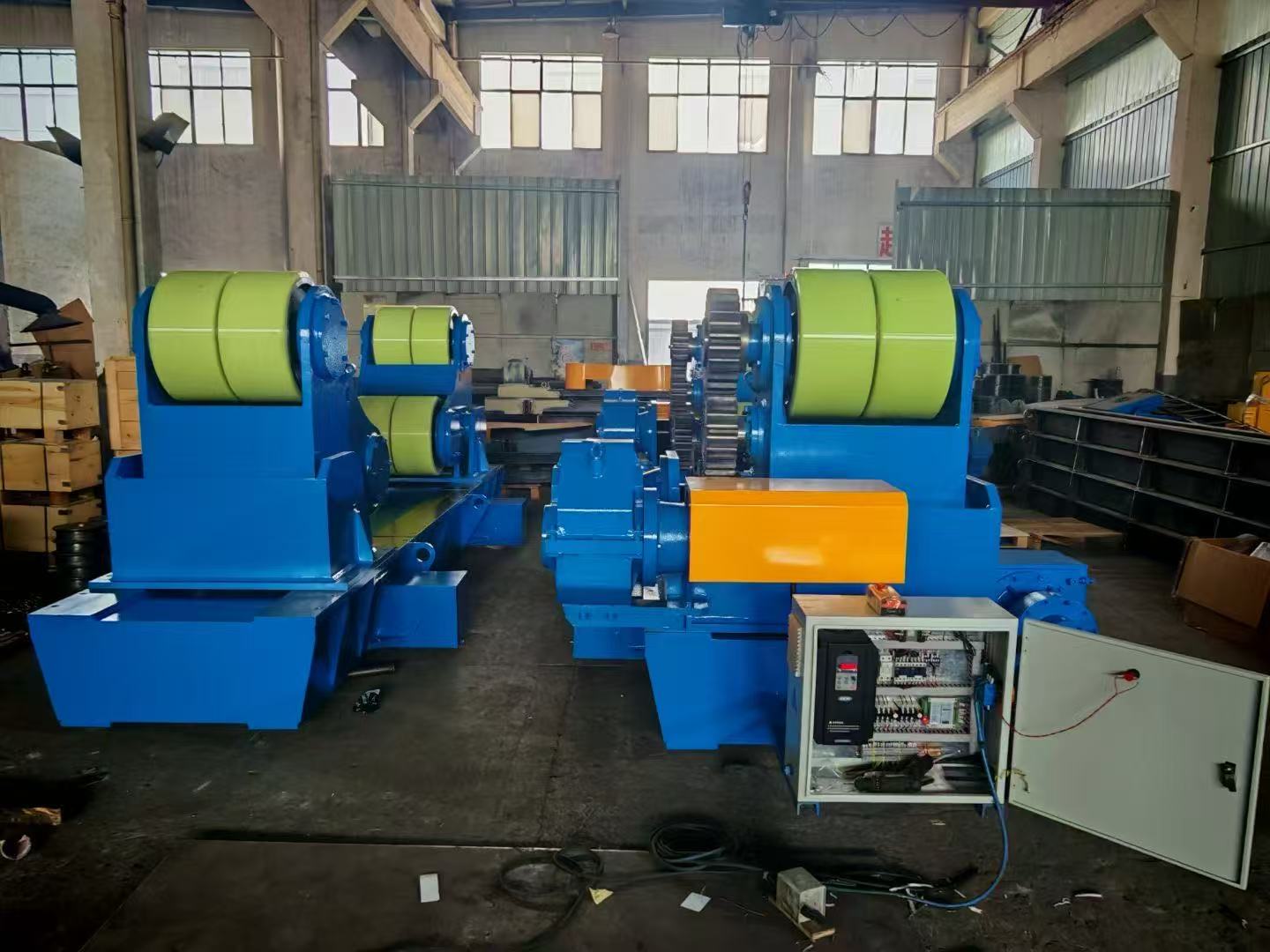 Automatic welding rotator